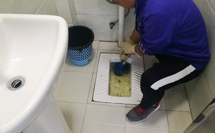 东成镇疏通蹲坑