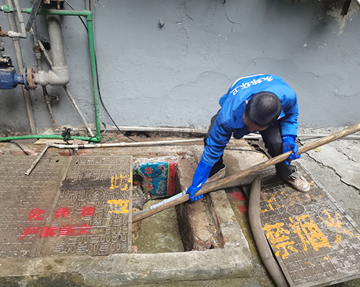 东成镇清掏化粪池