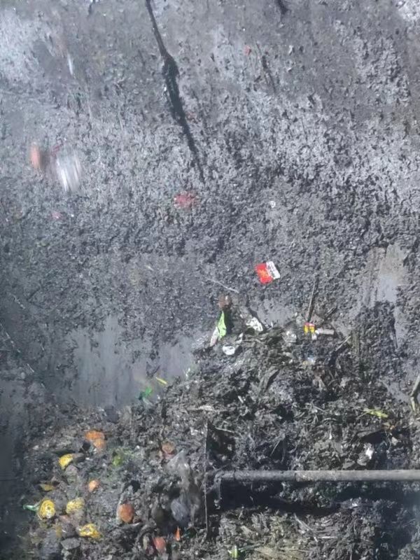 东成镇污水池清理